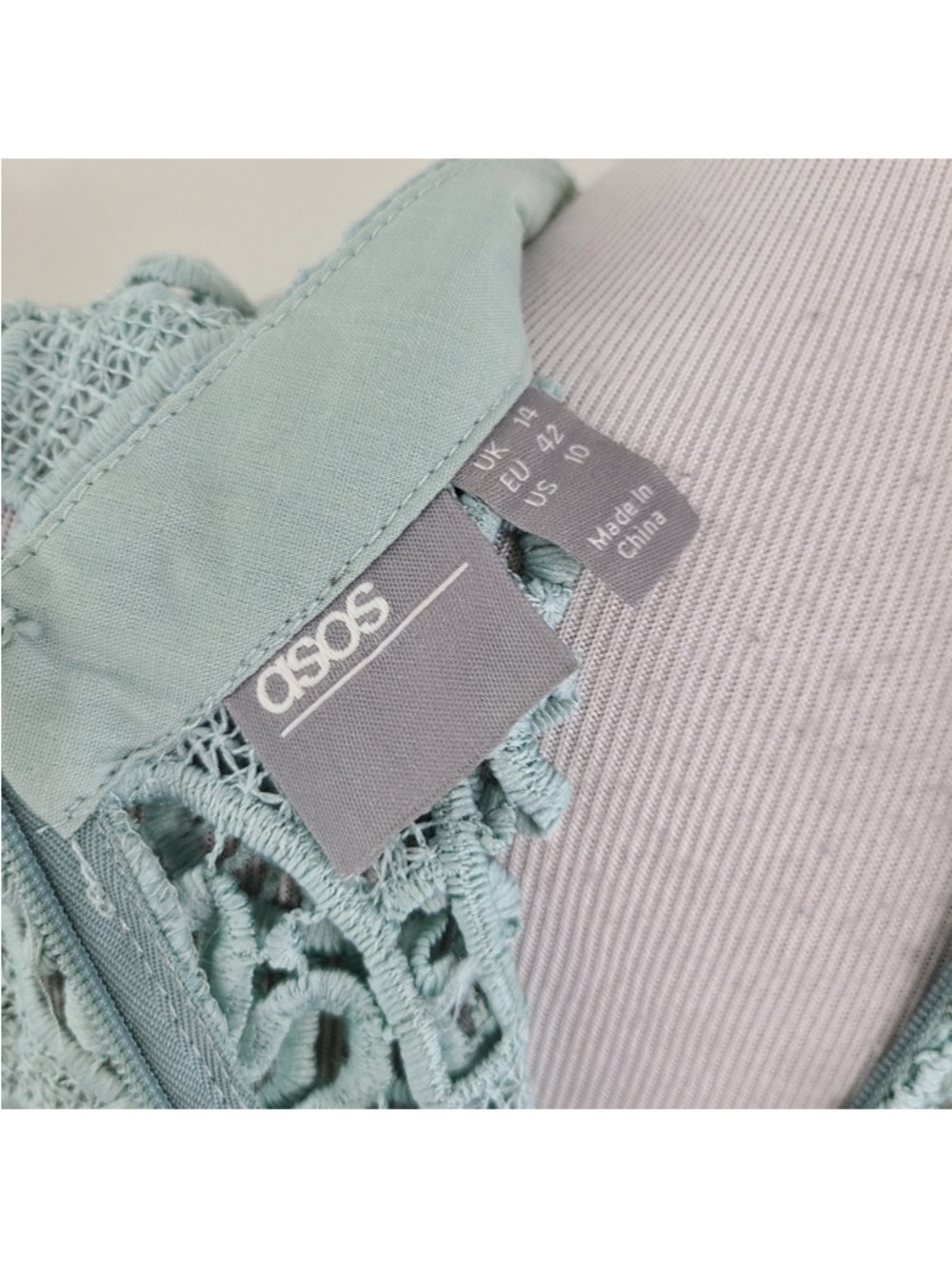 ASOS DESIGN high neck sleeveless pleated lace midi dress sage green size 10 - Picture 6 of 7